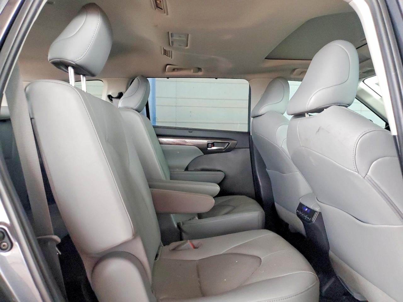 2020 TOYOTA HIGHLANDER LIMITED photo 11