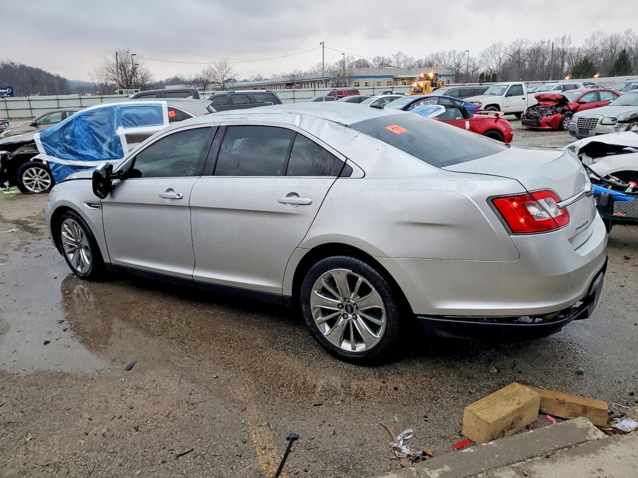 2011 FORD TAURUS LIMITED photo 2