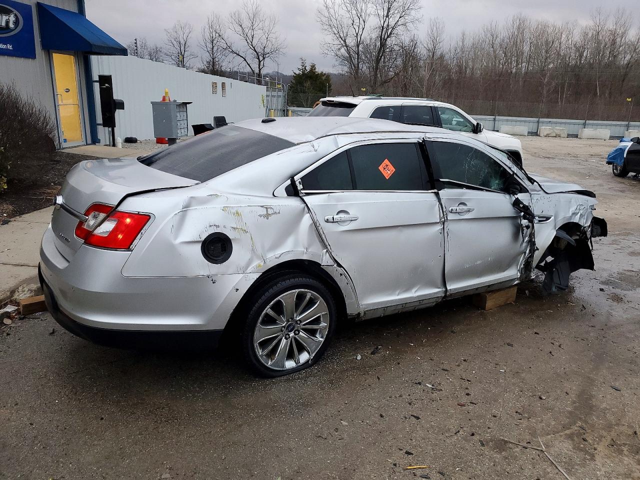 2011 FORD TAURUS LIMITED photo 3