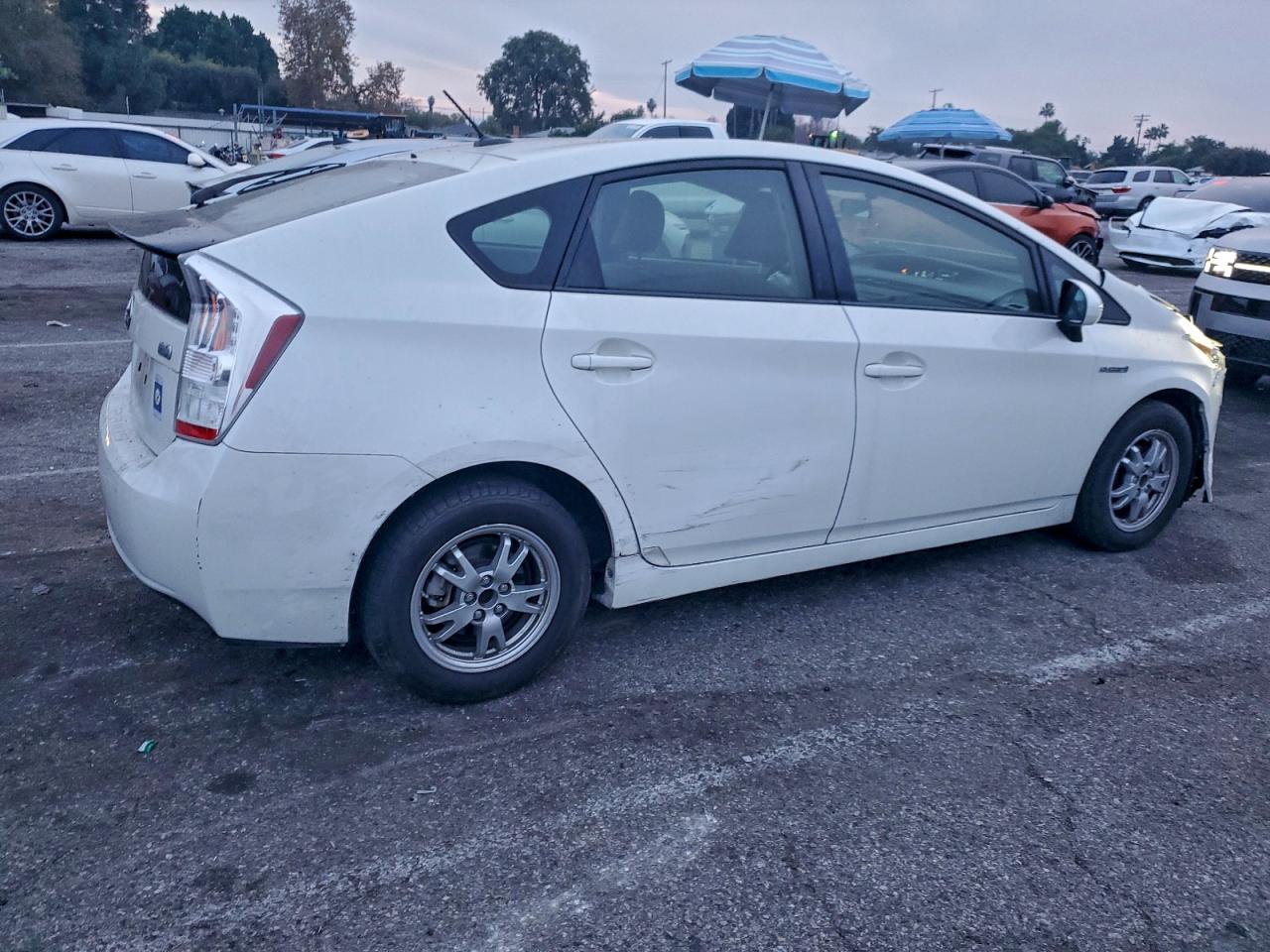 2010 TOYOTA PRIUS II photo 3