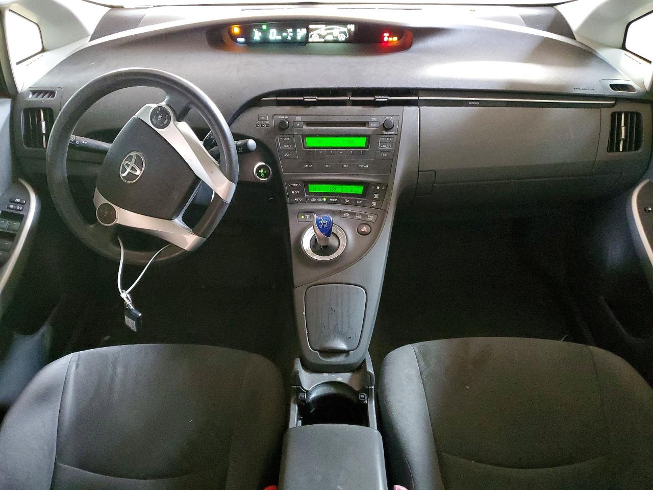 2011 TOYOTA PRIUS photo 8