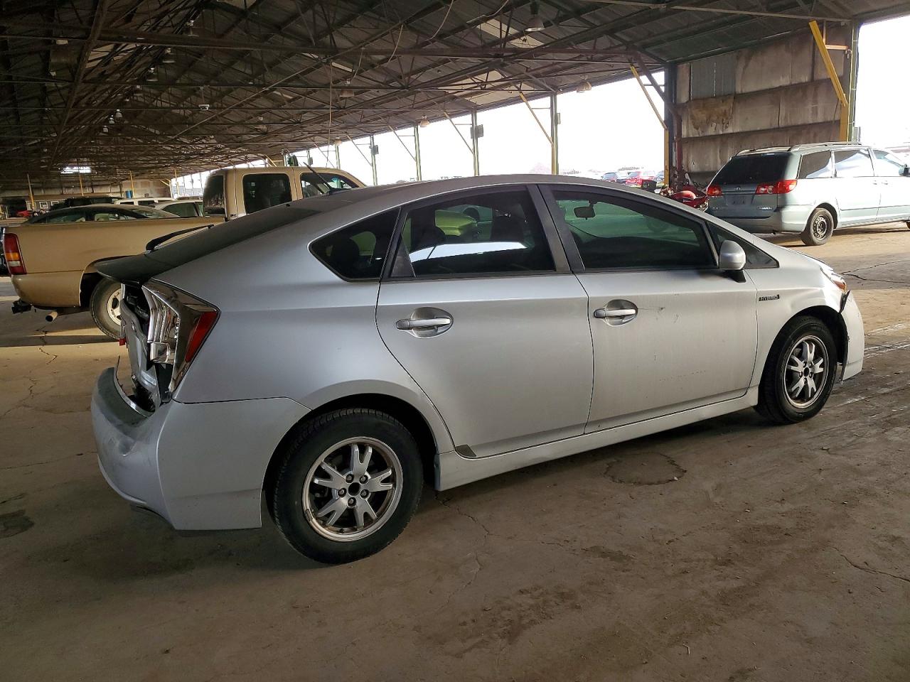 2011 TOYOTA PRIUS photo 3