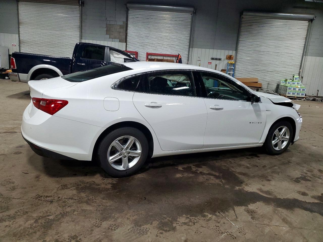 2023 CHEVROLET MALIBU LS photo 3