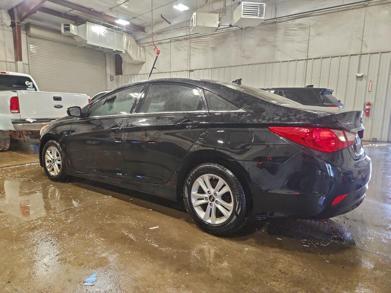 2014 HYUNDAI SONATA GLS photo 2