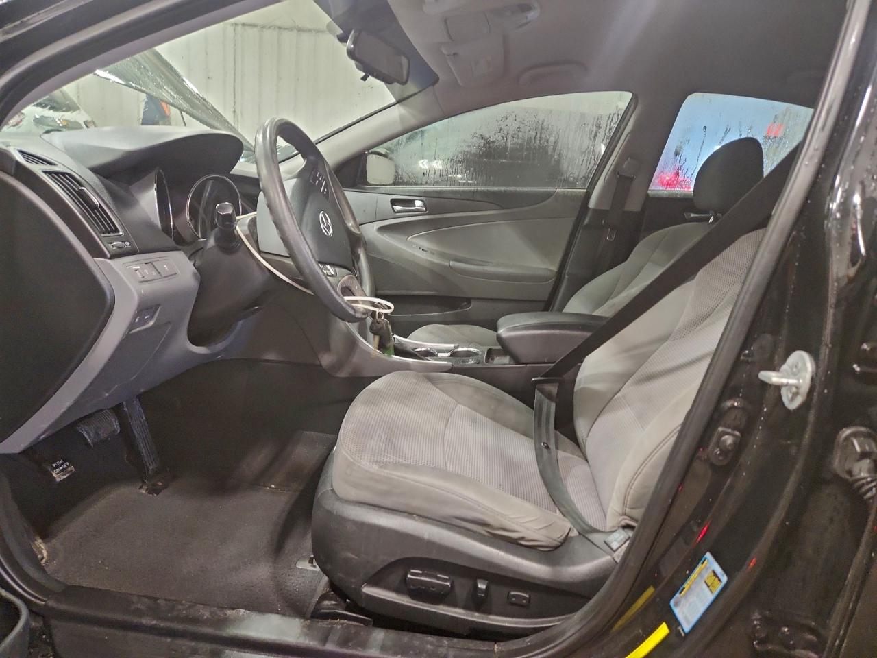 2014 HYUNDAI SONATA GLS photo 7
