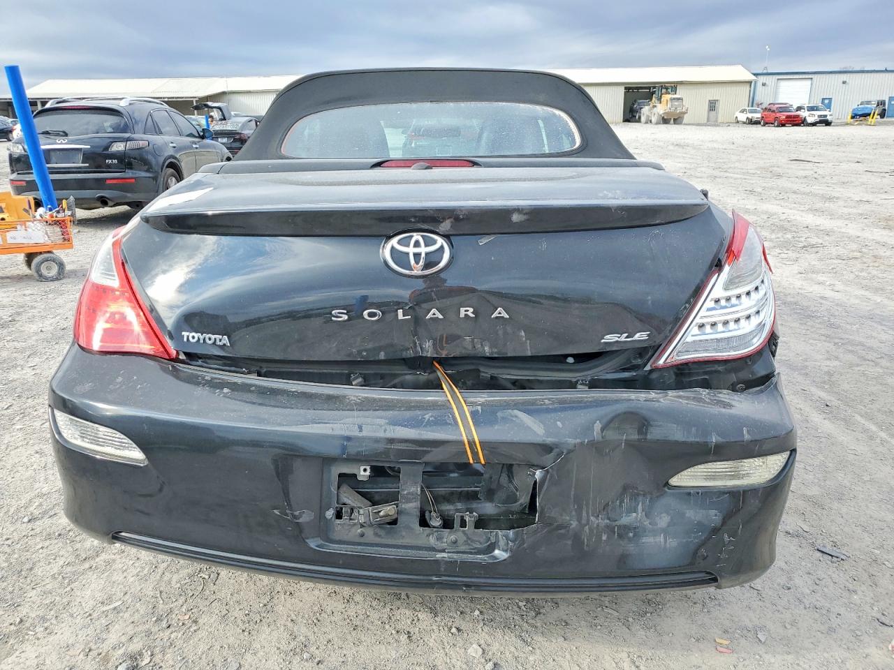 2007 TOYOTA CAMRY SOLARA SE photo 6