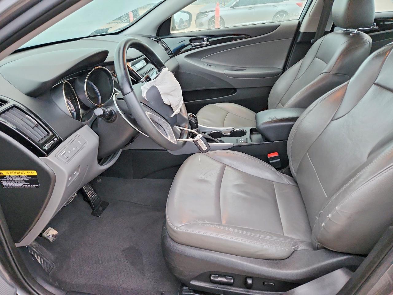 2012 HYUNDAI SONATA SE photo 7