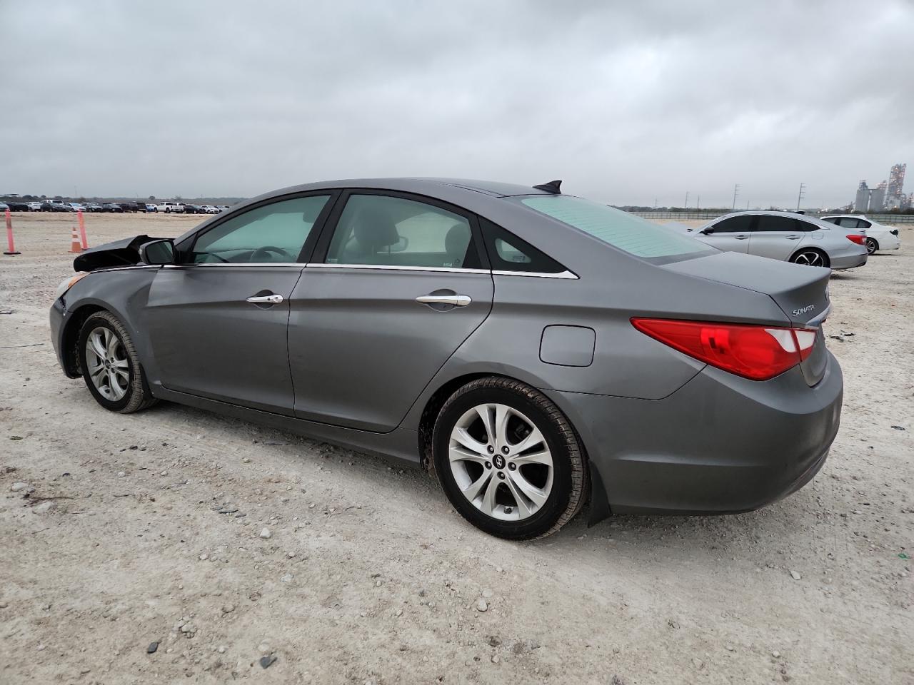 2012 HYUNDAI SONATA SE photo 2