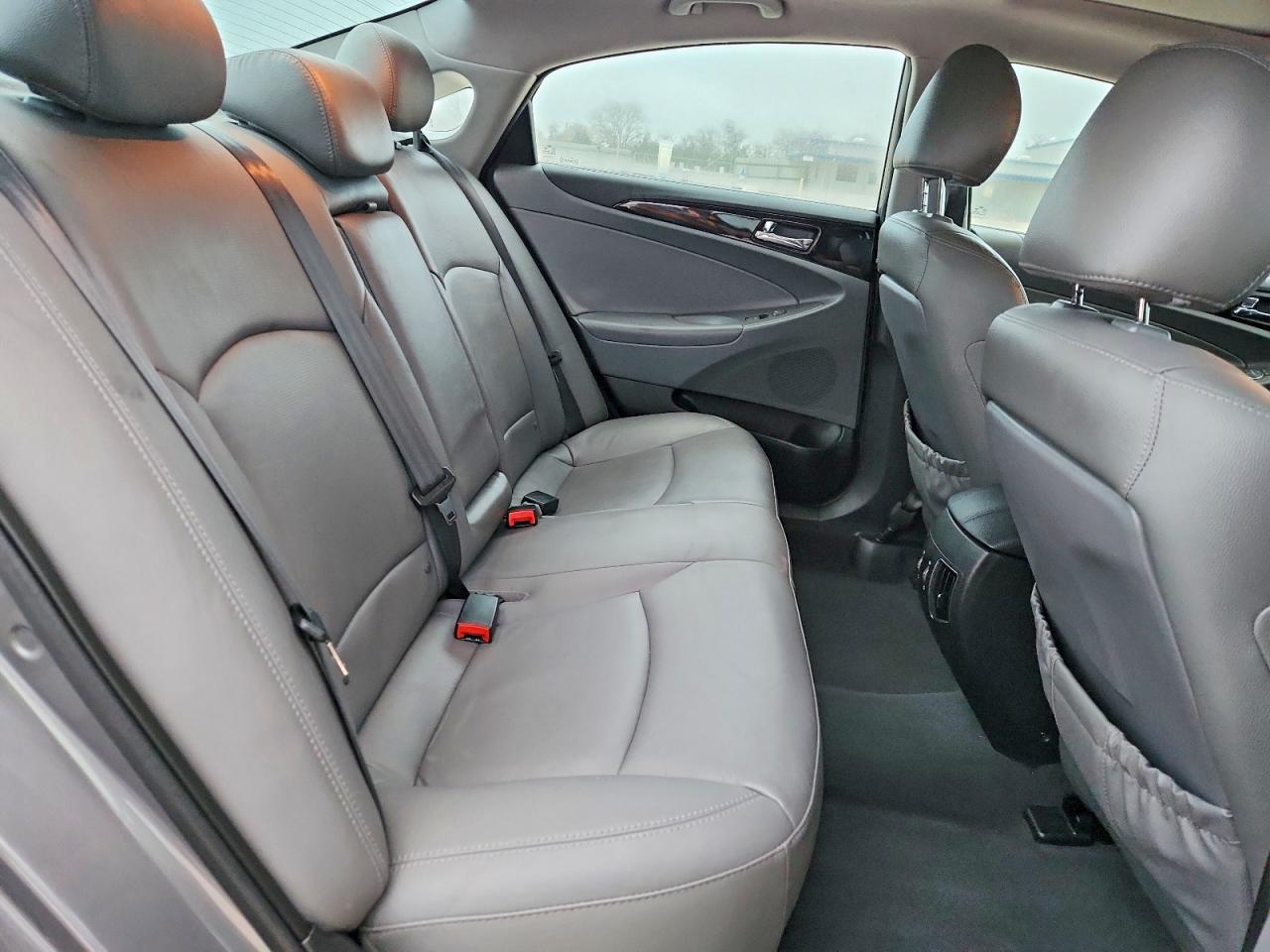 2012 HYUNDAI SONATA SE photo 10
