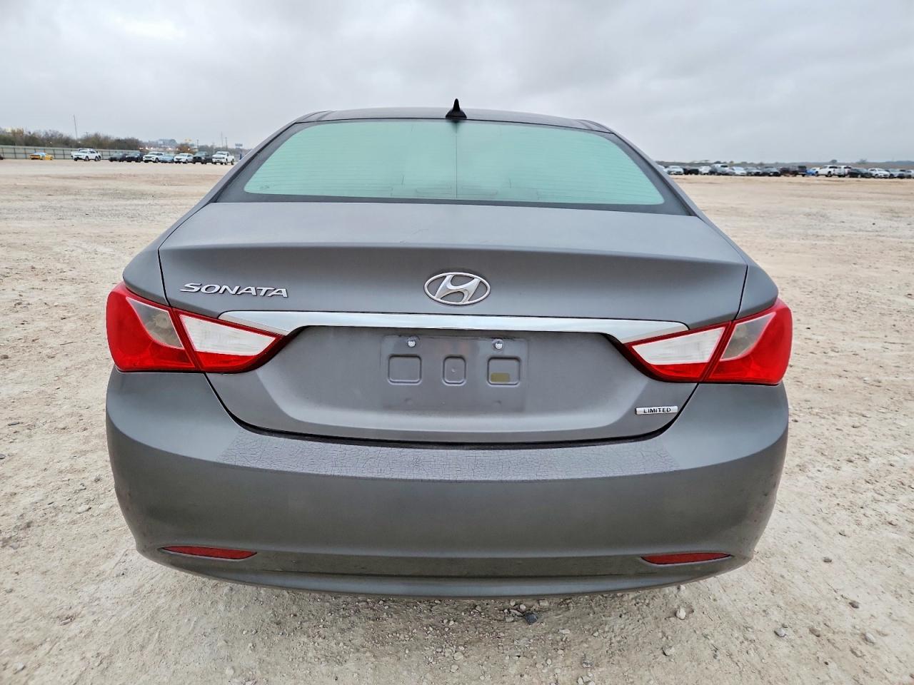2012 HYUNDAI SONATA SE photo 6