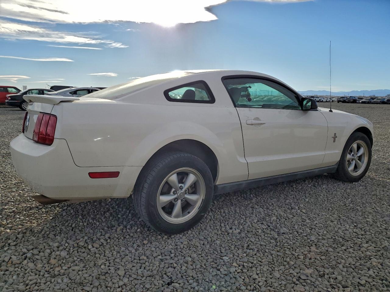 2008 FORD MUSTANG photo 3