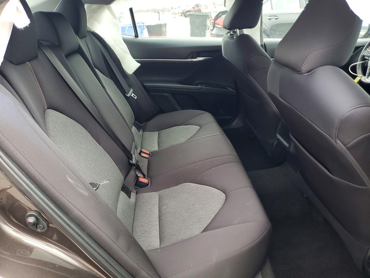 2019 TOYOTA CAMRY L photo 10
