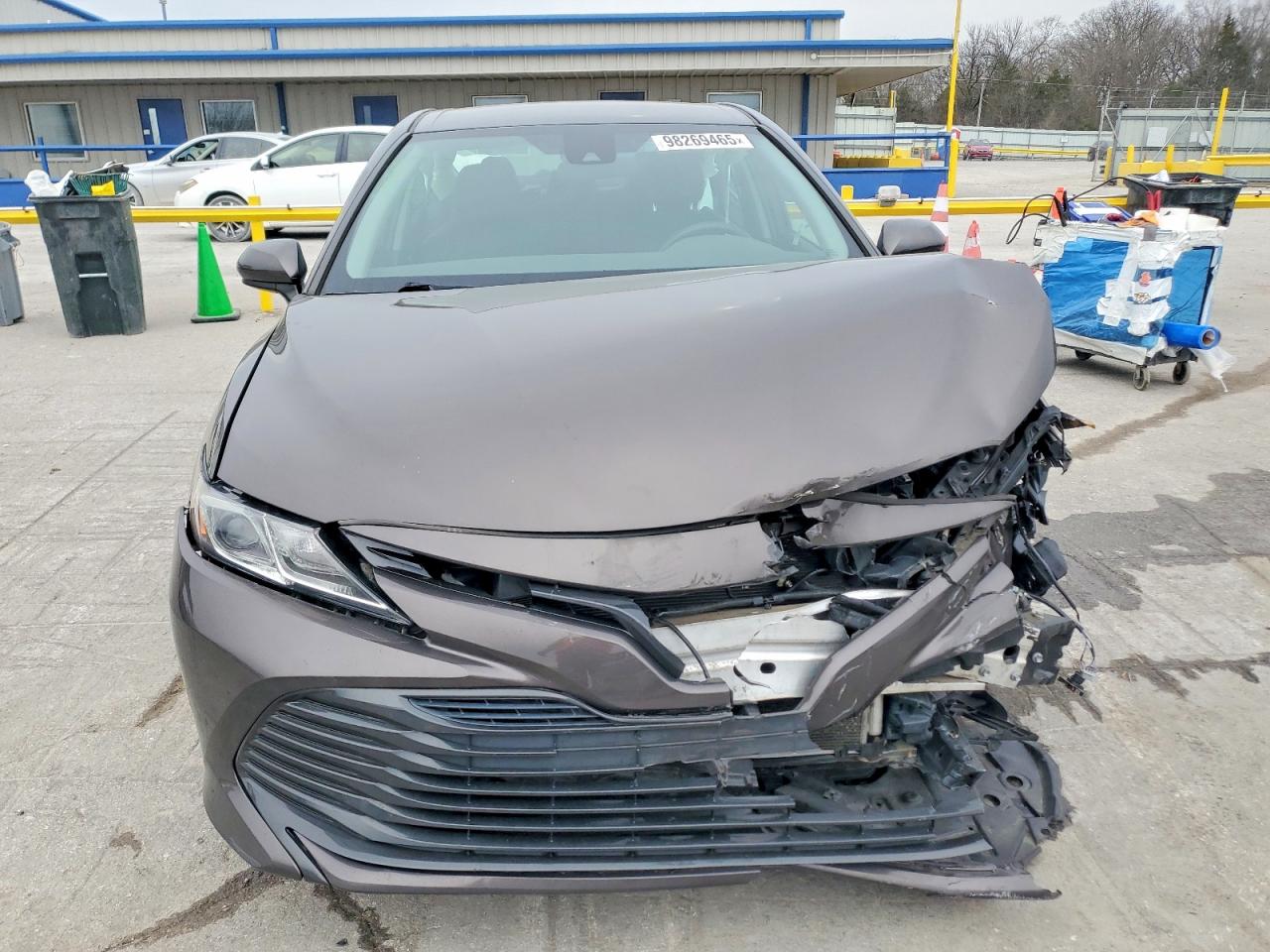 2019 TOYOTA CAMRY L photo 5