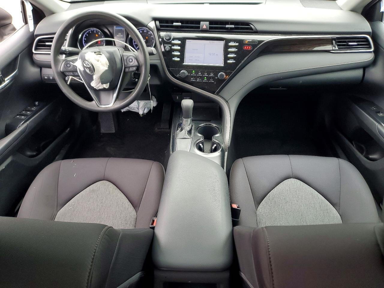 2019 TOYOTA CAMRY L photo 8