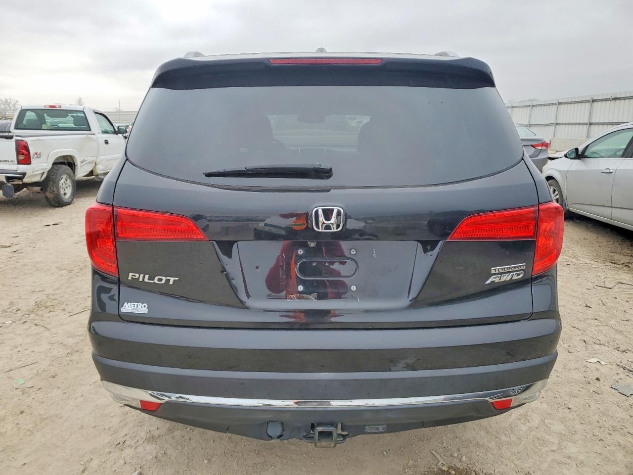 2016 HONDA PILOT TOURING photo 6