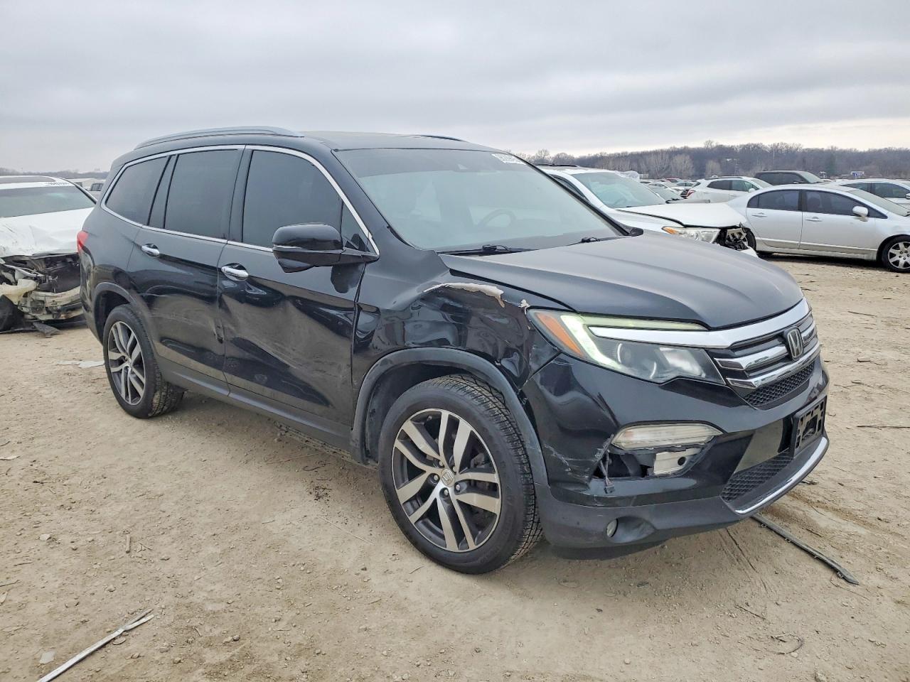 2016 HONDA PILOT TOURING photo 4