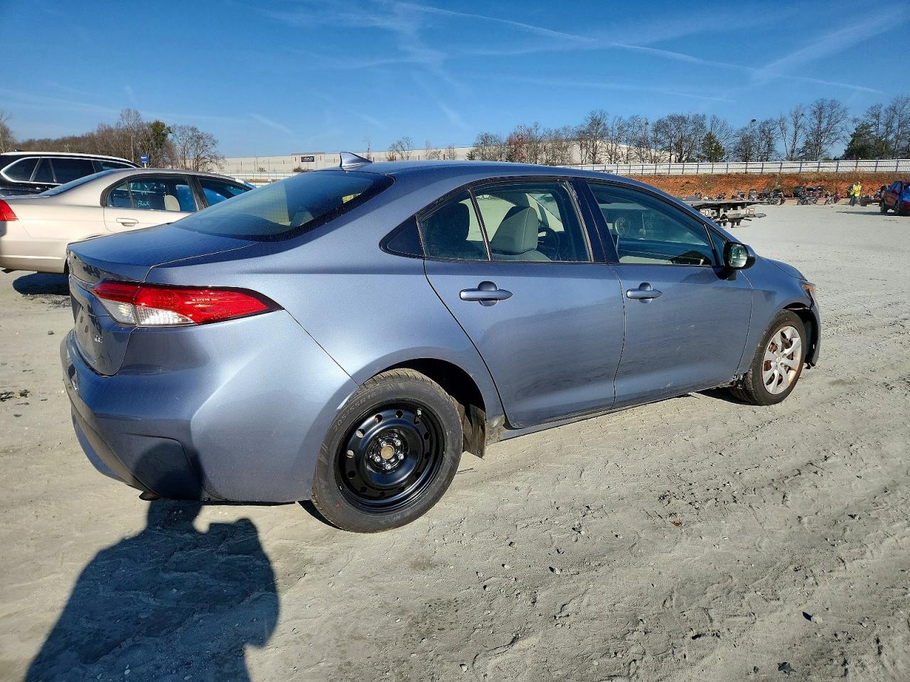 2021 TOYOTA COROLLA LE photo 3