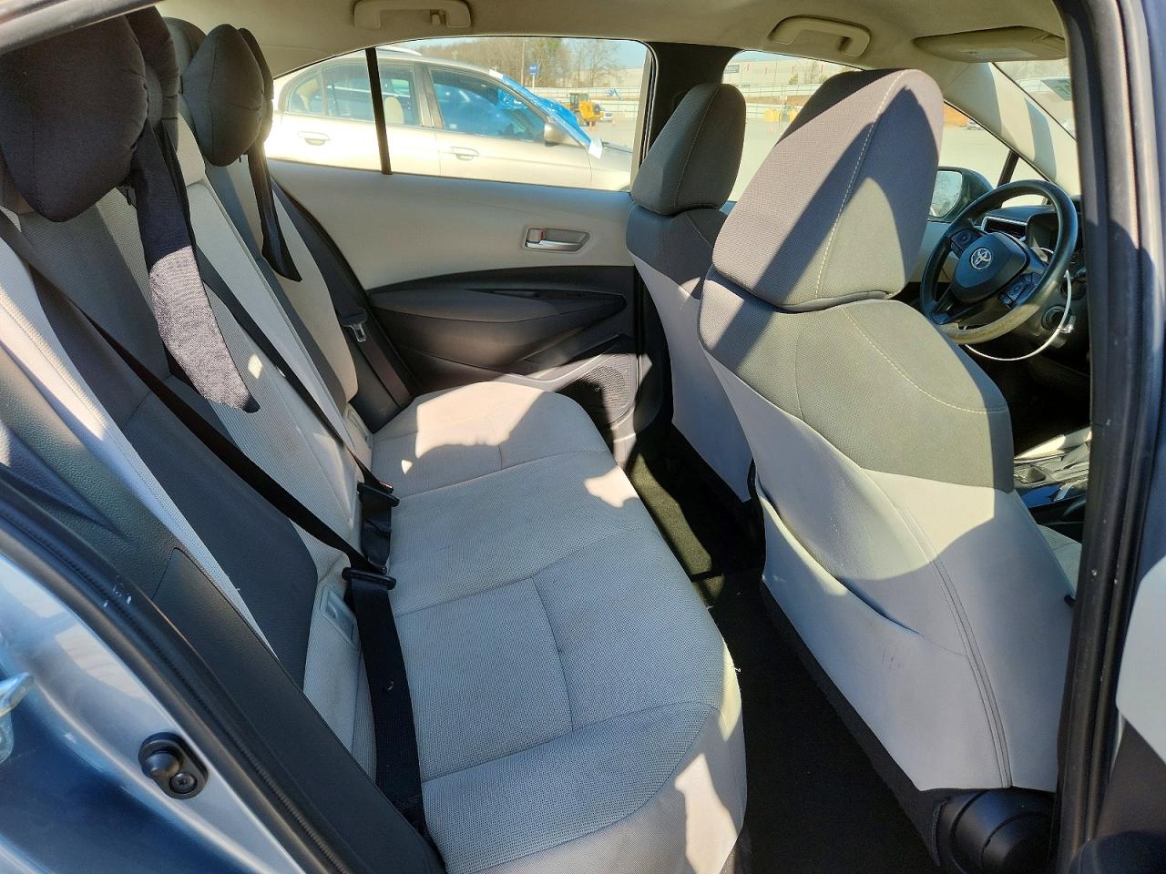 2021 TOYOTA COROLLA LE photo 10