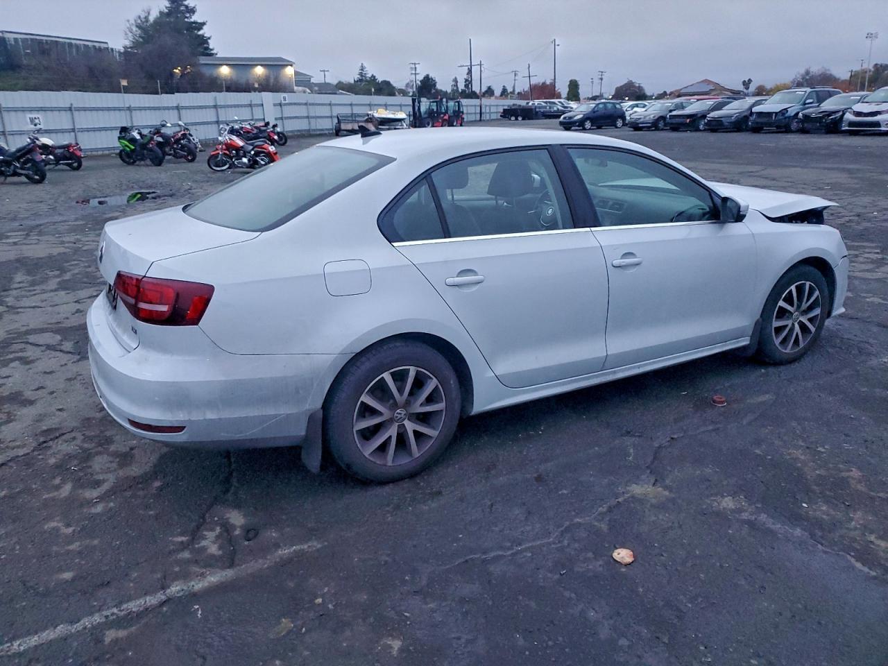 2017 VOLKSWAGEN JETTA SE photo 3