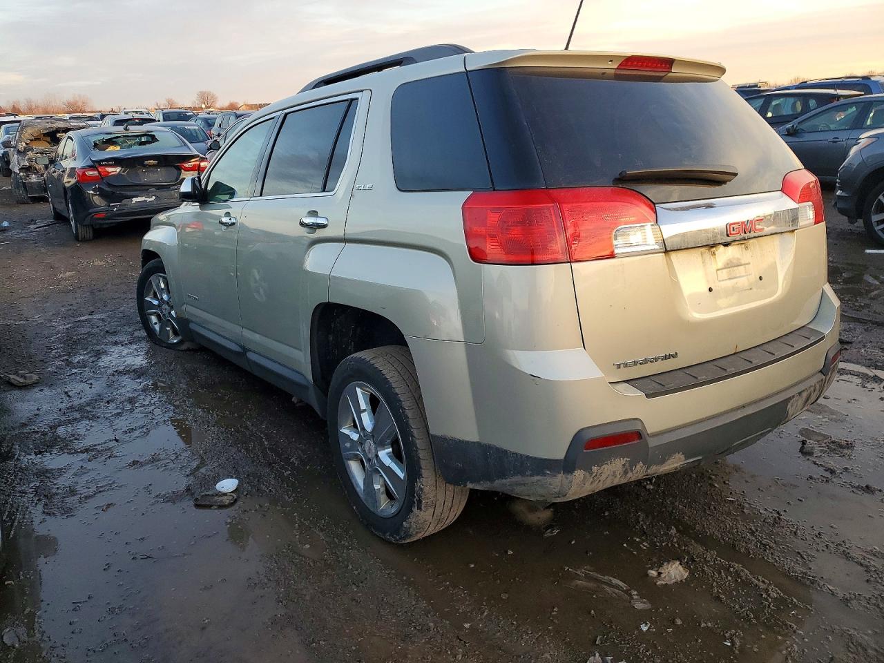 2015 GMC TERRAIN SLE photo 2