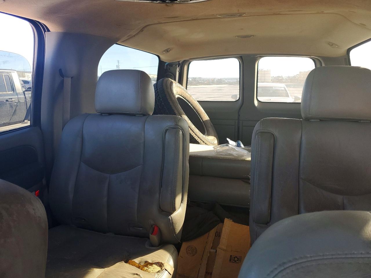 2003 CHEVROLET SUBURBAN K1500 photo 10