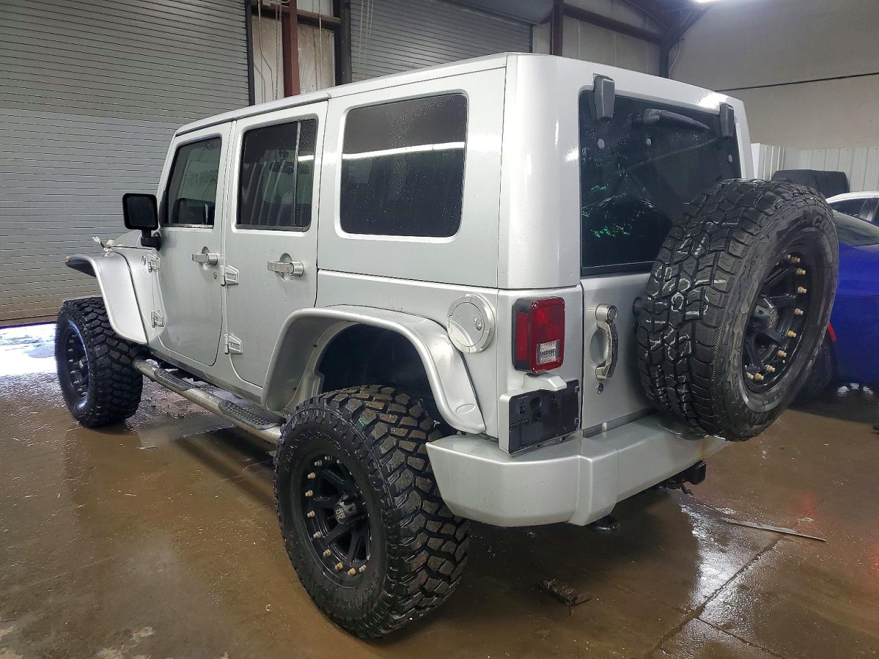 2009 JEEP WRANGLER UNLIMITED X photo 2