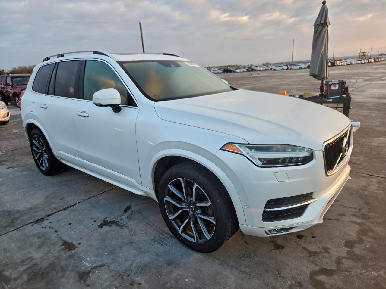 2016 VOLVO XC90 T6 photo 7