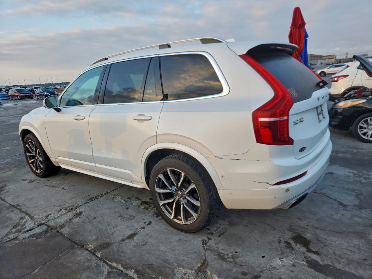 2016 VOLVO XC90 T6 photo 3