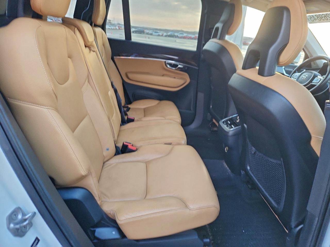 2016 VOLVO XC90 T6 photo 19