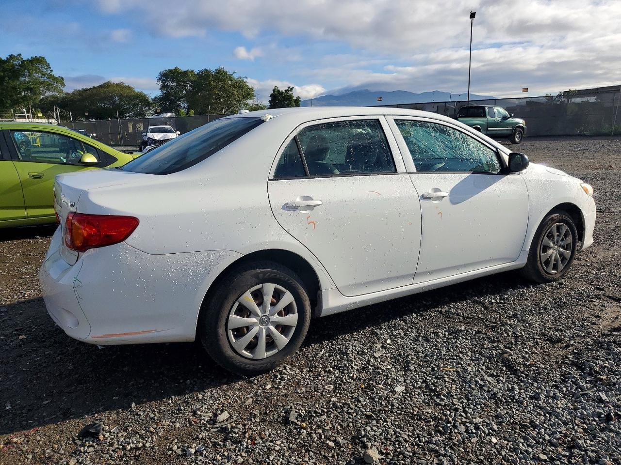 2010 TOYOTA COROLLA BASE photo 3