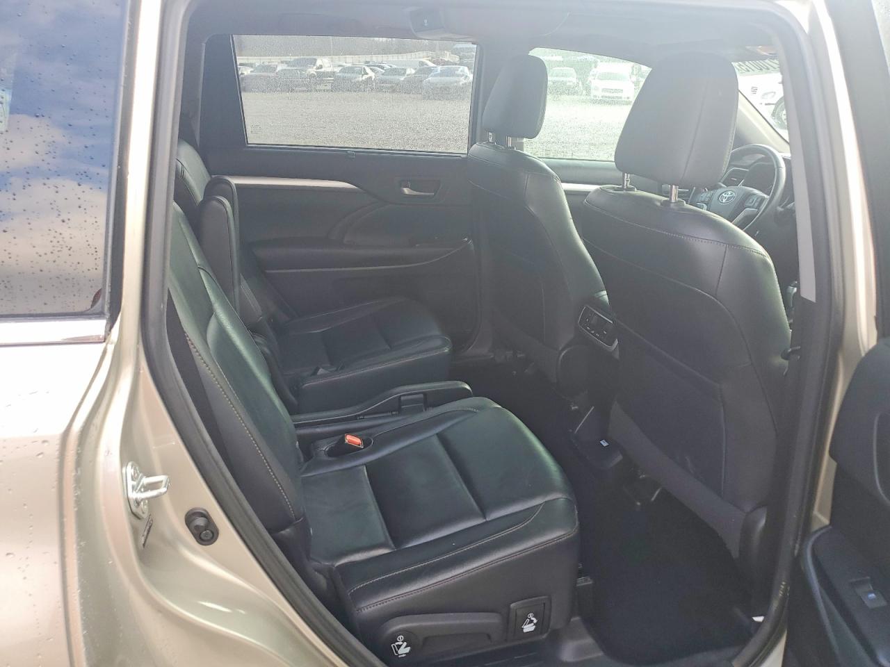 2014 TOYOTA HIGHLANDER XLE photo 11