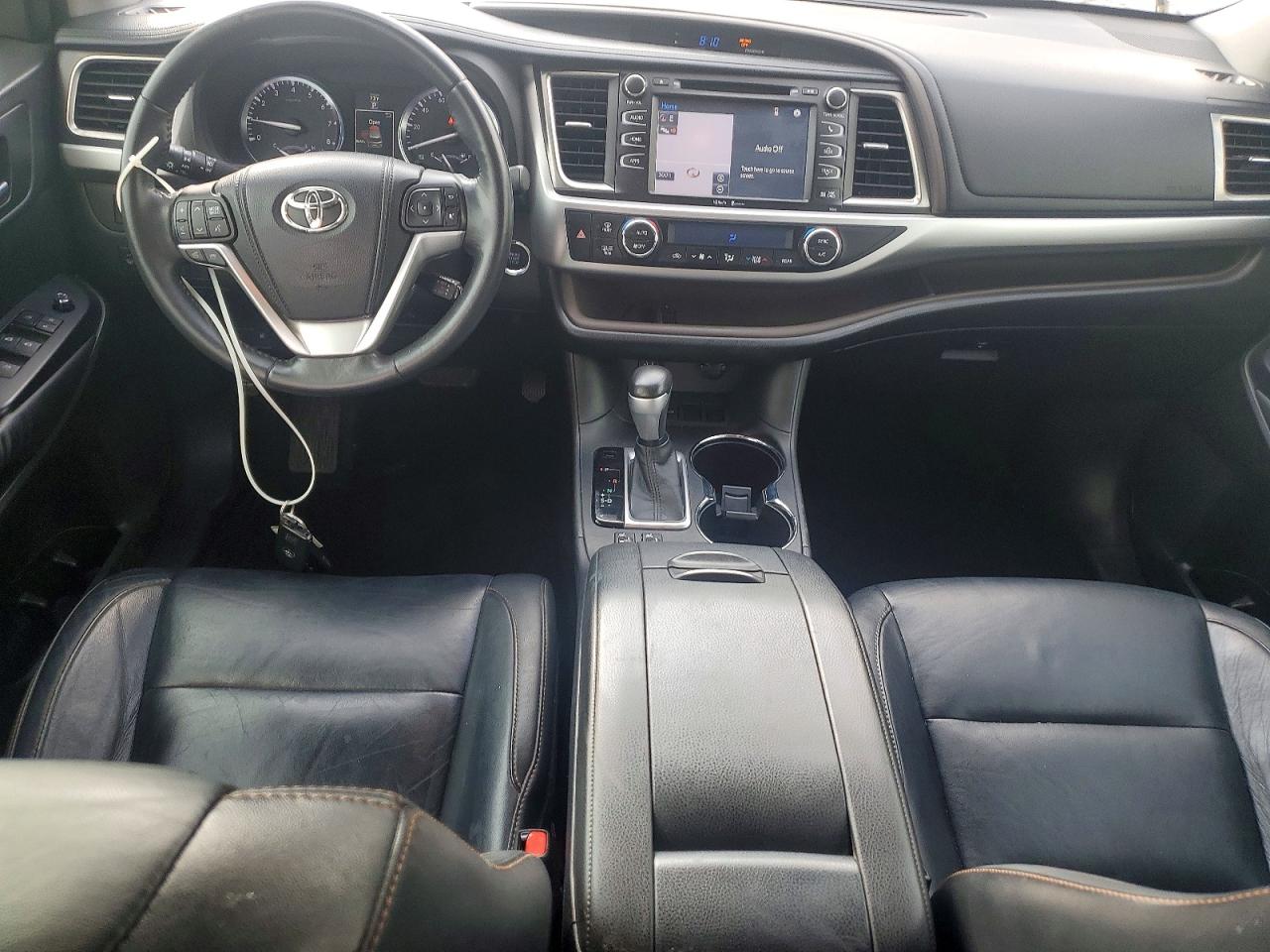 2014 TOYOTA HIGHLANDER XLE photo 8