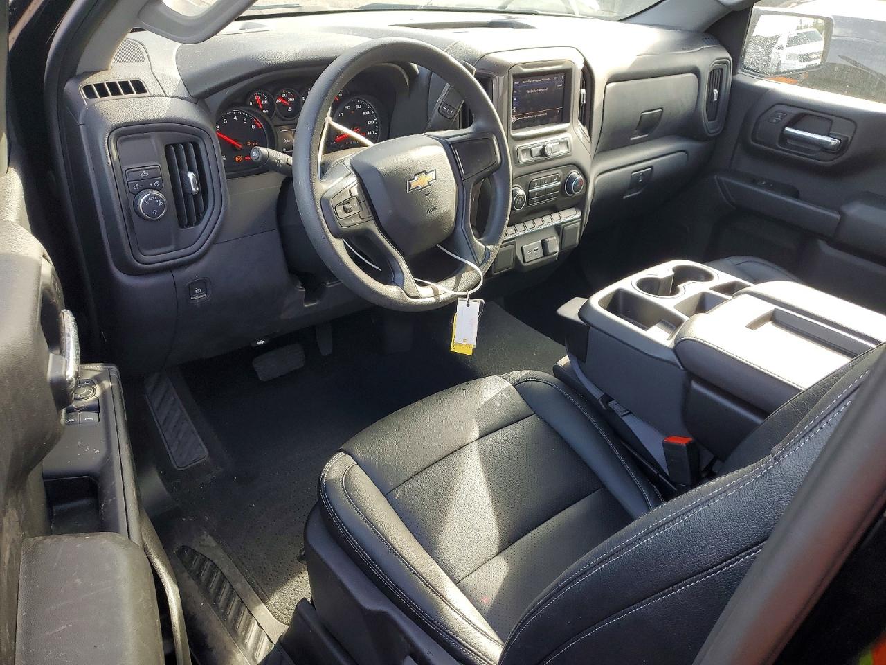 2024 CHEVROLET SILVERADO C1500 photo 8