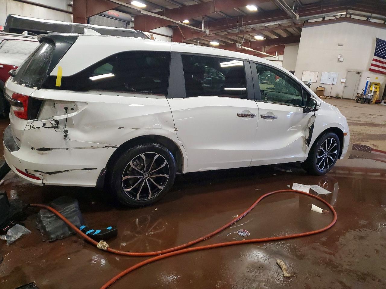 2024 HONDA ODYSSEY TOURING photo 3