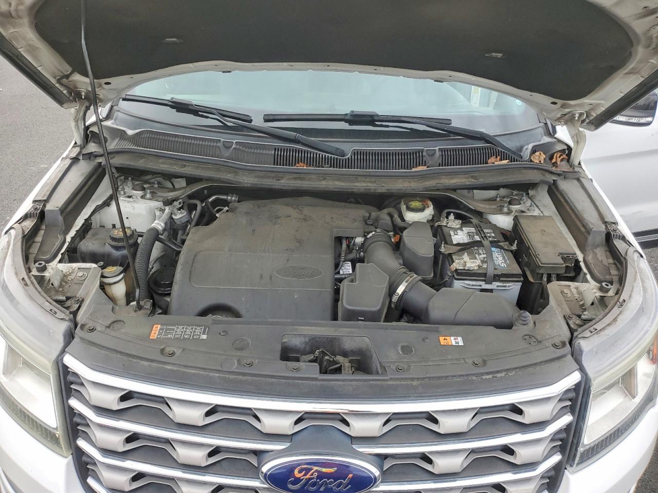 2017 FORD EXPLORER XLT photo 12