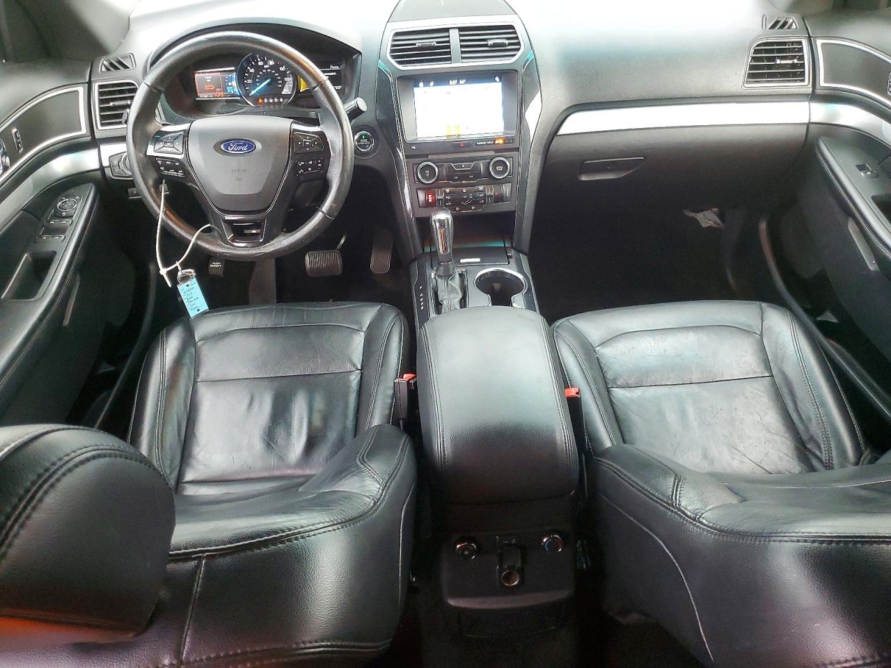 2017 FORD EXPLORER XLT photo 8
