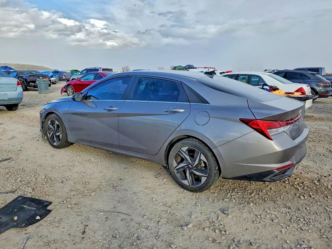 2022 HYUNDAI ELANTRA SEL photo 2
