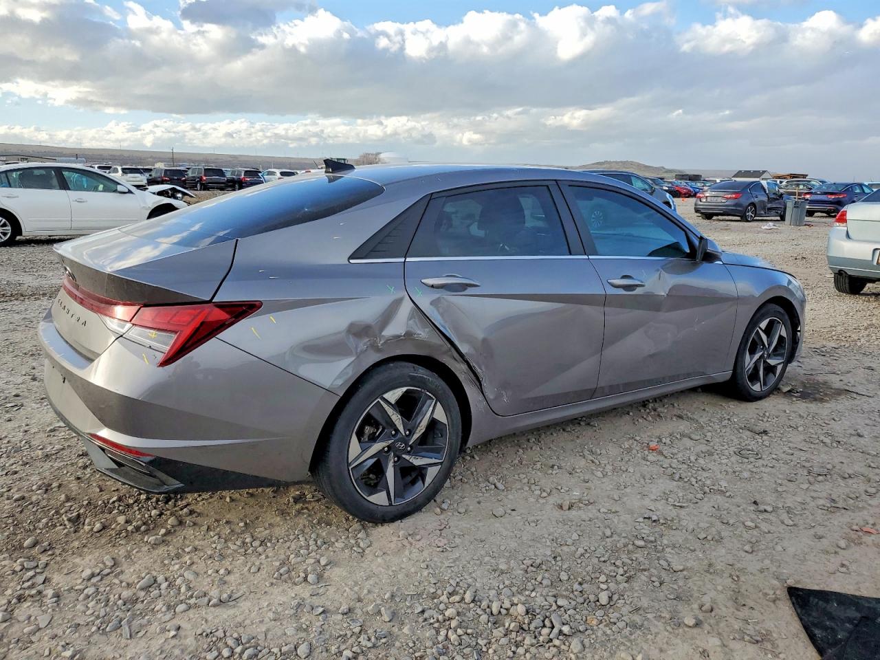 2022 HYUNDAI ELANTRA SEL photo 3