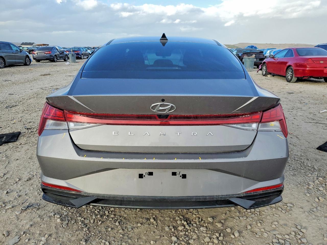 2022 HYUNDAI ELANTRA SEL photo 6