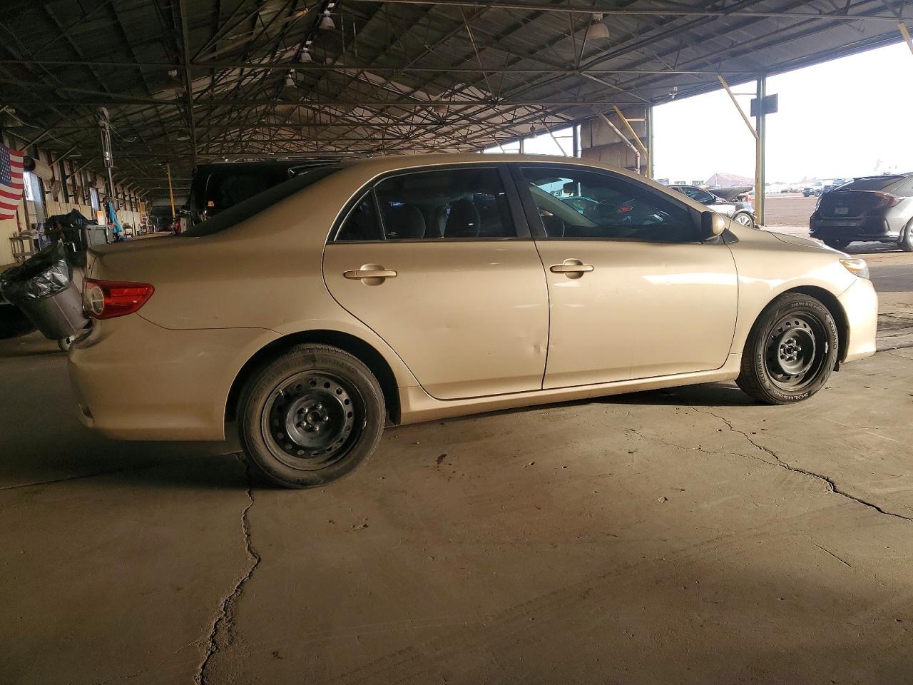 2013 TOYOTA COROLLA BASE photo 3
