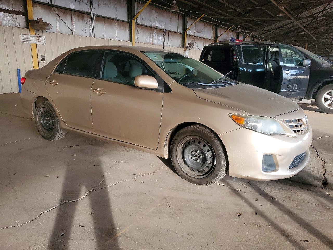 2013 TOYOTA COROLLA BASE photo 4