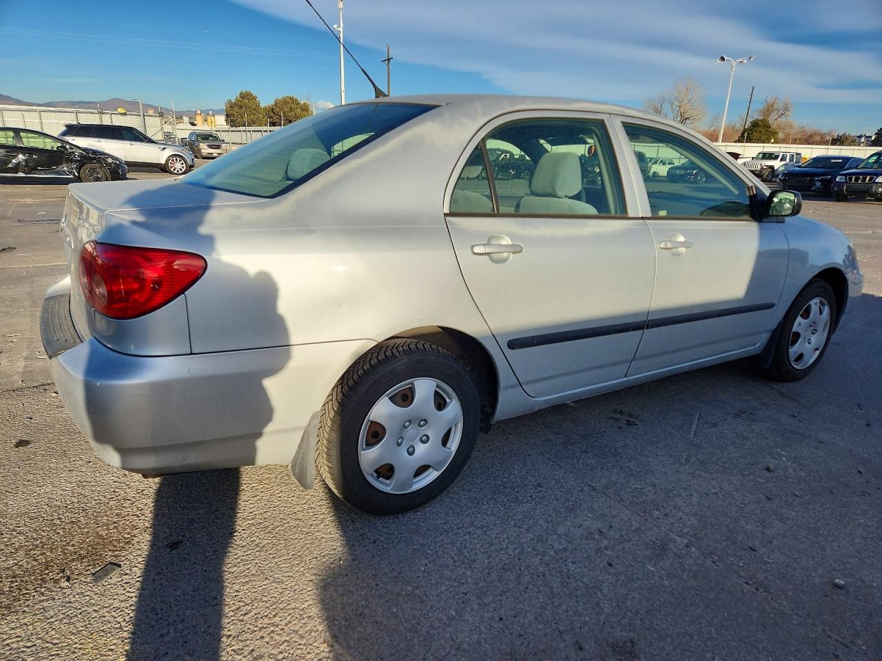 2005 TOYOTA COROLLA CE photo 3