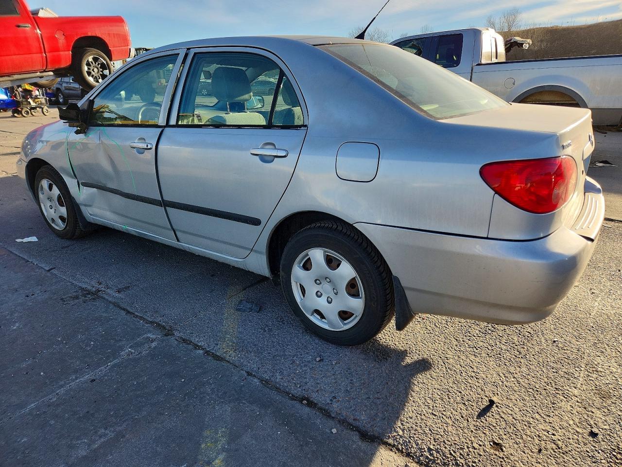 2005 TOYOTA COROLLA CE photo 2