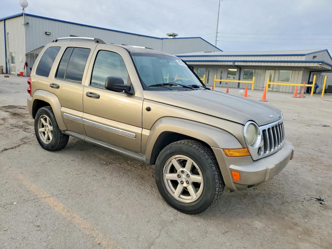 2005 JEEP LIBERTY LIMITED photo 4