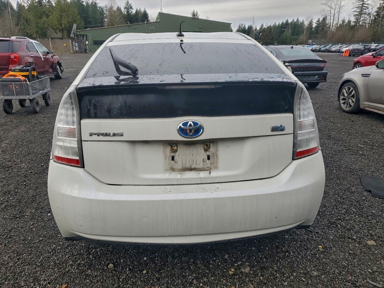 2010 TOYOTA PRIUS photo 6