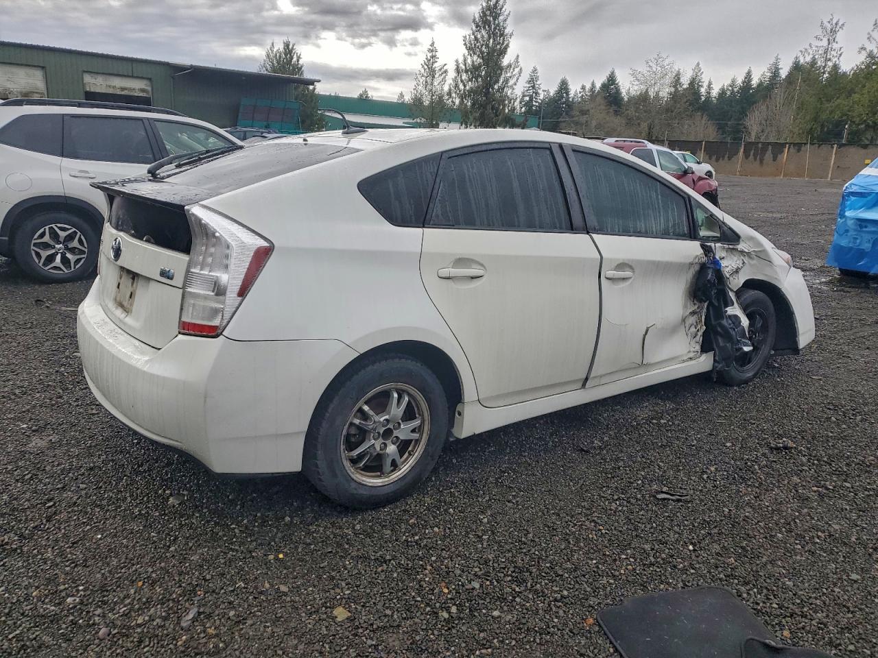 2010 TOYOTA PRIUS photo 3