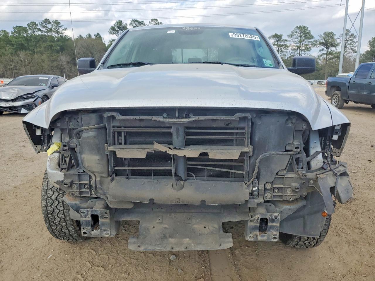 2016 RAM 1500 SLT photo 5