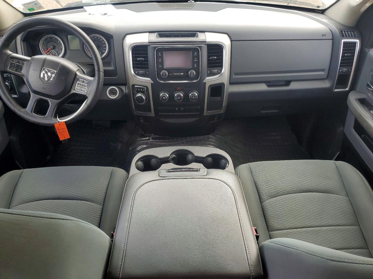 2016 RAM 1500 SLT photo 8