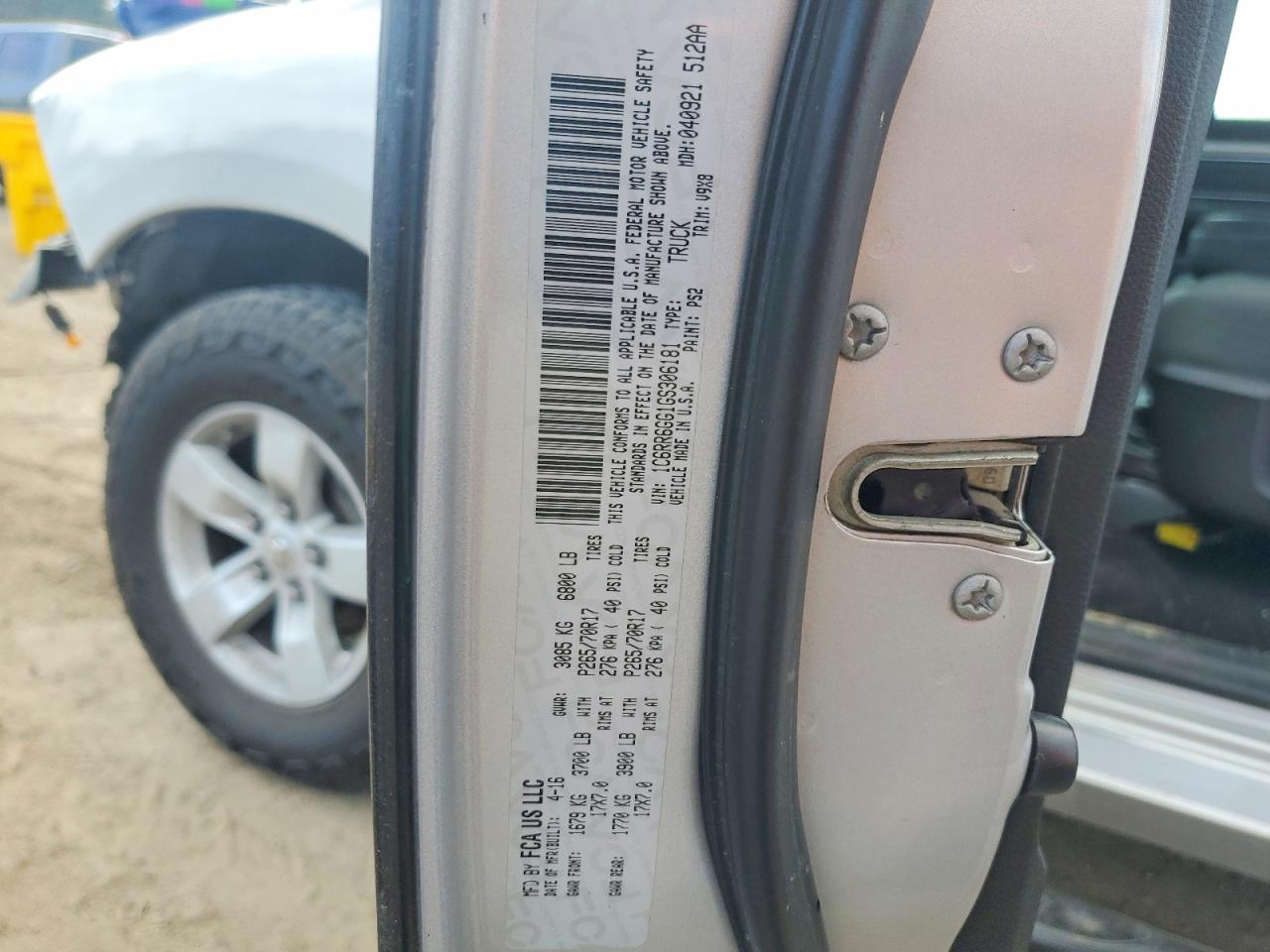 2016 RAM 1500 SLT photo 12
