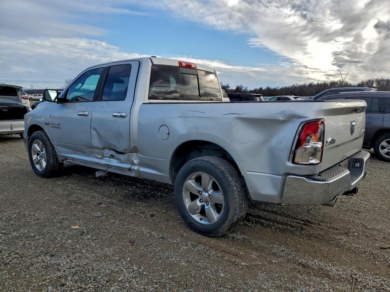 2013 RAM 1500 SLT photo 2